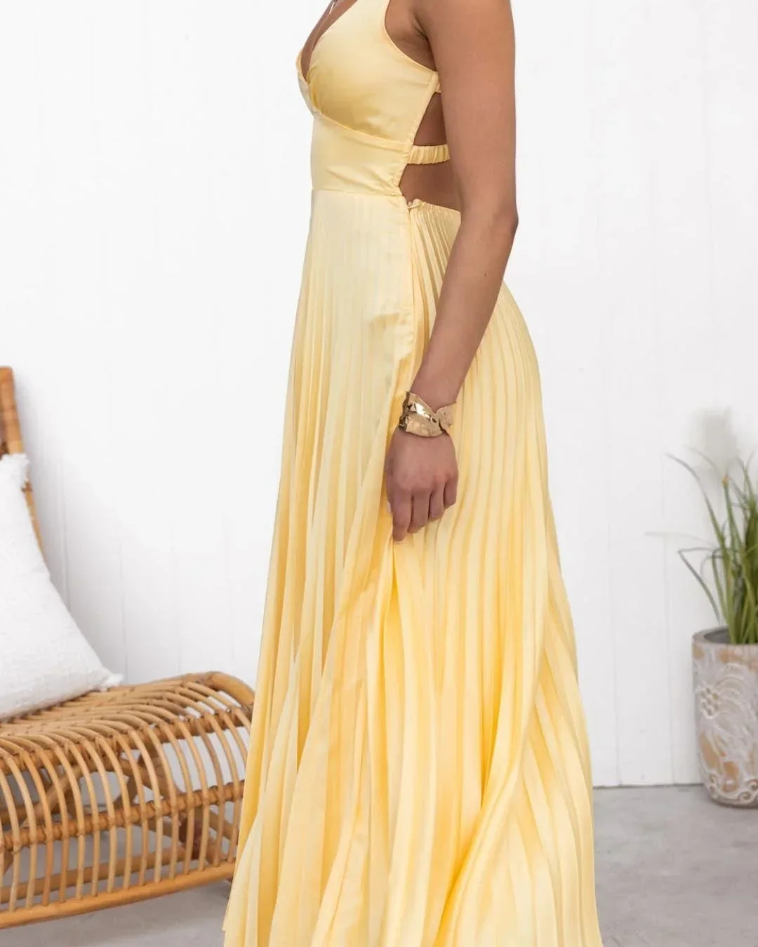 Isla | Yellow Pleated V-Neck Maxi Summer Dress