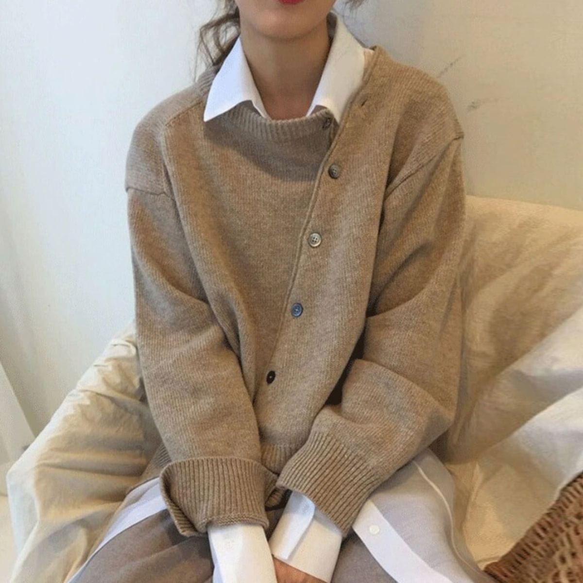 Women's Knitted Cardigan - Soft Cashmere Wool Blend - Oversized Fit - Button-Up Layering