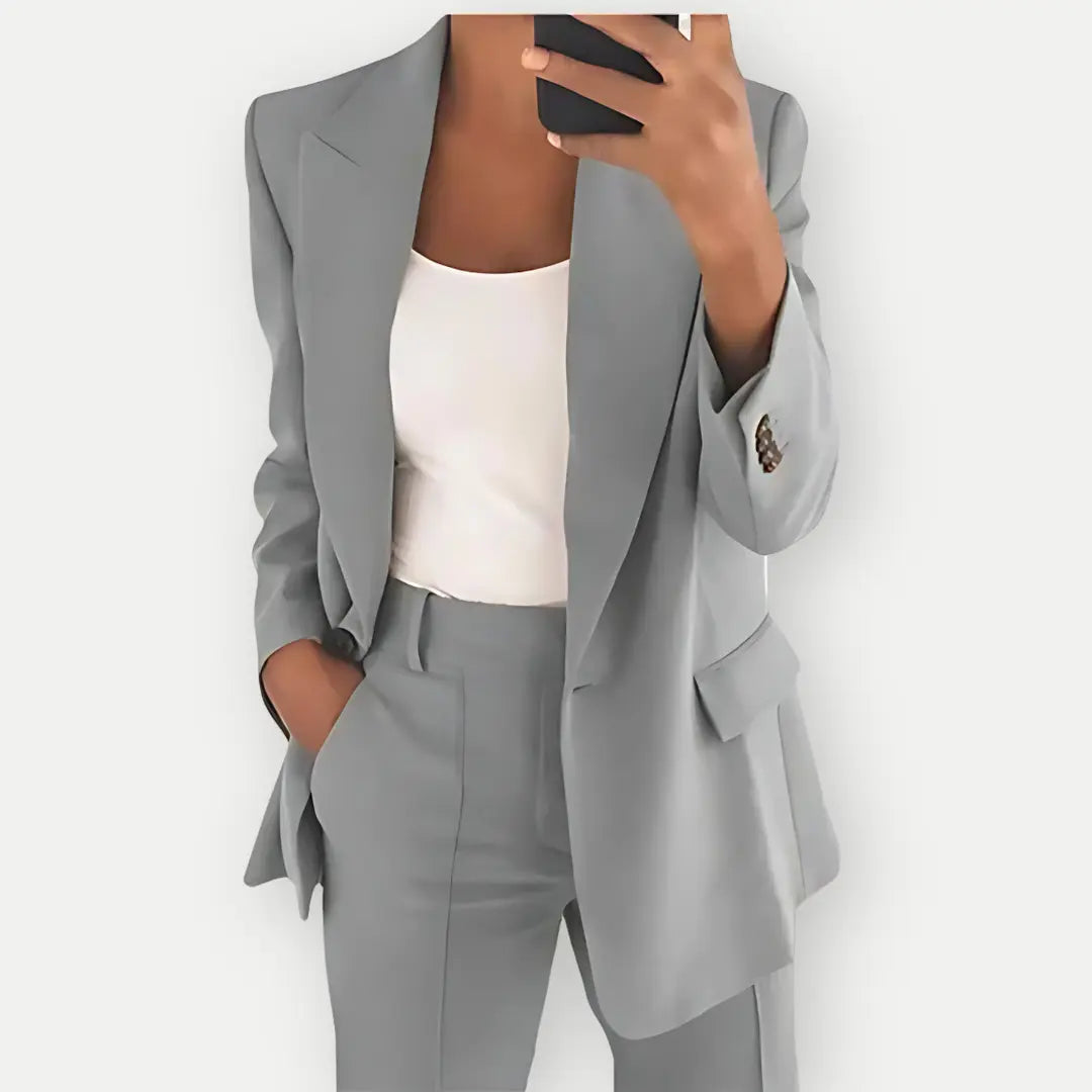 Stylish blazer and trouser set for women