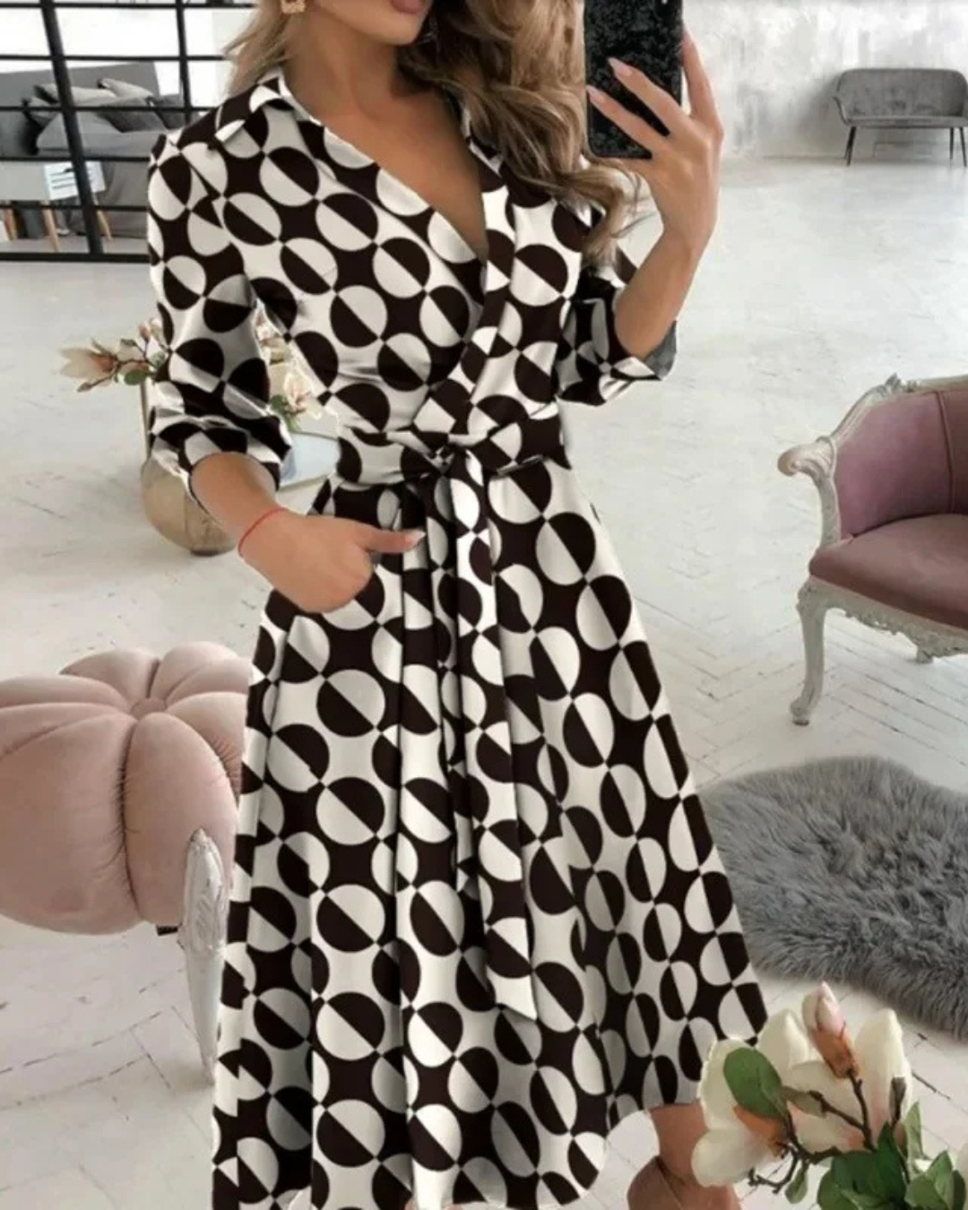 Elegant Women's Wrap Dress – V-Neck, Flattering Fit & Lightweight