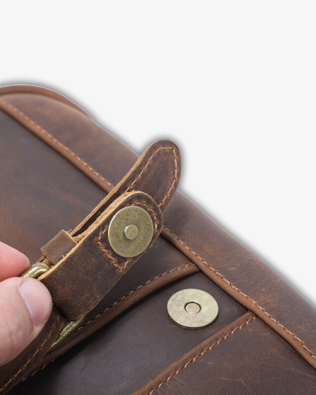 Lucia Leather Messenger Bag – Vintage Elegance Meets Modern Utility