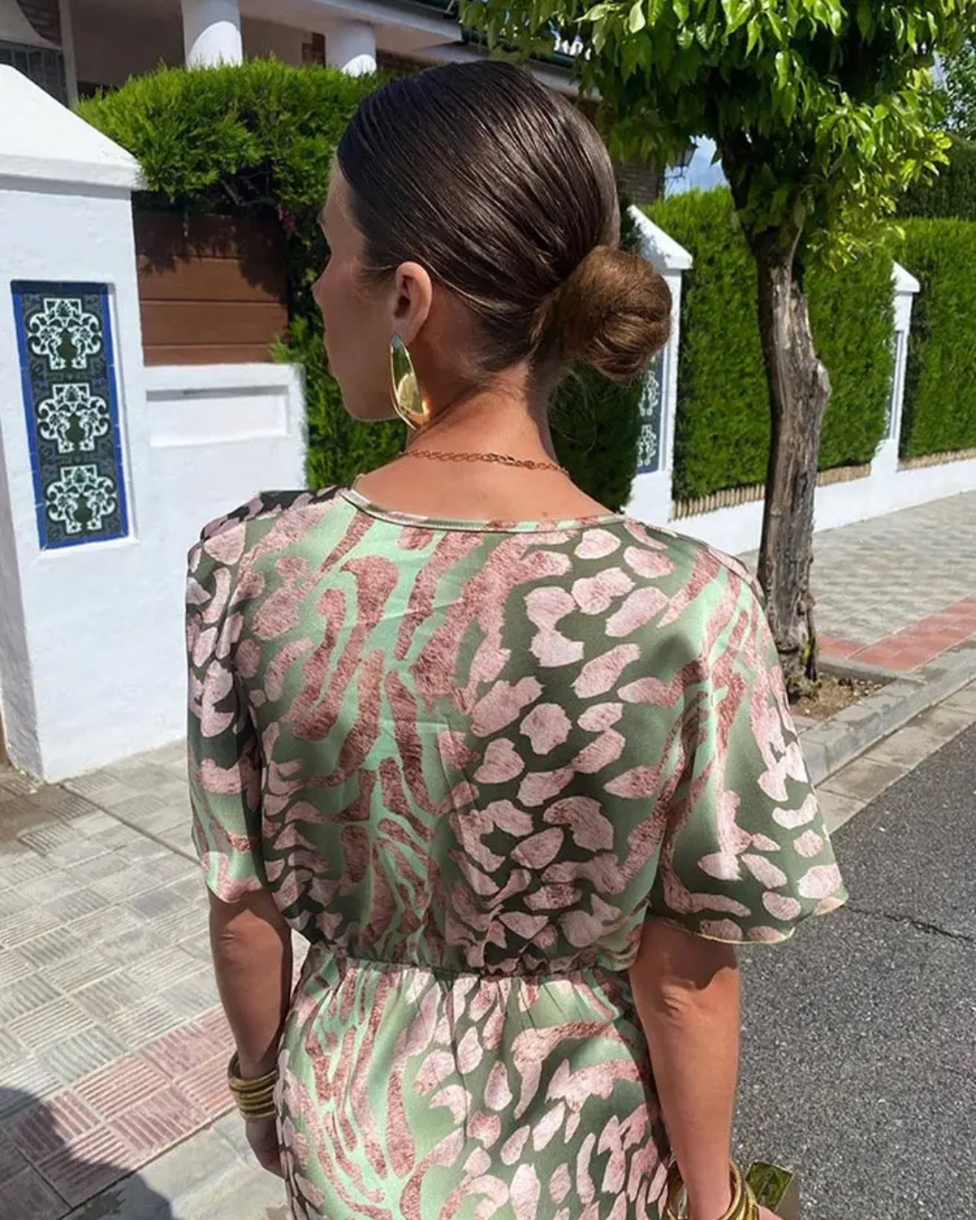 Women's Elegant Wrap Dress with Tie Waist – V-Neck & Printed Detail
