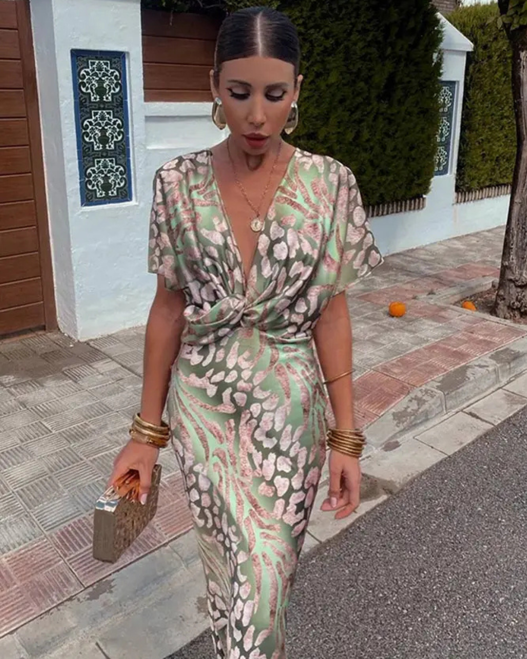 Women's Elegant Wrap Dress with Tie Waist – V-Neck & Printed Detail