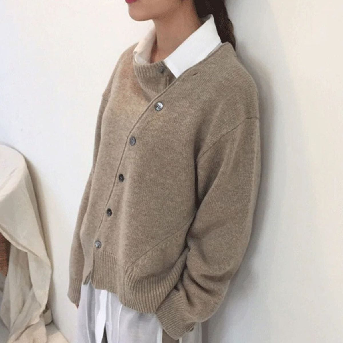 Women's Knitted Cardigan - Soft Cashmere Wool Blend - Oversized Fit - Button-Up Layering